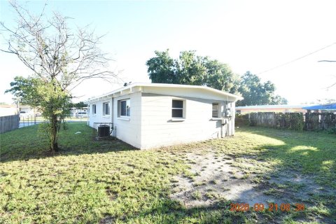 House in Tampa, Florida 3 bedrooms, 91.42 sq.m. № 2384499 - photo 5