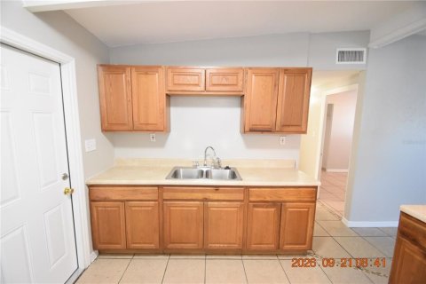 House in Tampa, Florida 3 bedrooms, 91.42 sq.m. № 2384499 - photo 16