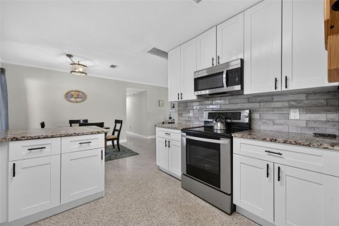 Villa ou maison à vendre à Altamonte Springs, Floride: 3 chambres, 156.45 m2 № 2417063 - photo 13
