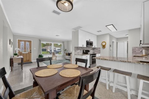 Villa ou maison à vendre à Altamonte Springs, Floride: 3 chambres, 156.45 m2 № 2417063 - photo 8