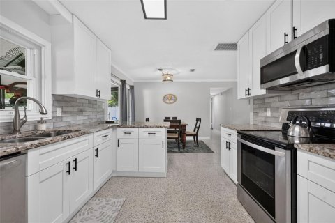 Villa ou maison à vendre à Altamonte Springs, Floride: 3 chambres, 156.45 m2 № 2417063 - photo 12