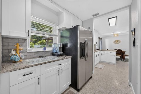 Villa ou maison à vendre à Altamonte Springs, Floride: 3 chambres, 156.45 m2 № 2417063 - photo 15