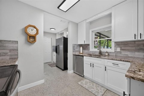 Villa ou maison à vendre à Altamonte Springs, Floride: 3 chambres, 156.45 m2 № 2417063 - photo 11