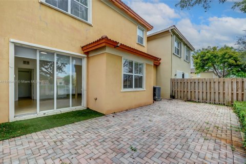 Townhouse in Doral, Florida 3 bedrooms, 190.54 sq.m. № 1928087 - photo 26