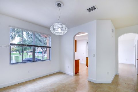 Townhouse in Doral, Florida 3 bedrooms, 190.54 sq.m. № 1928087 - photo 7