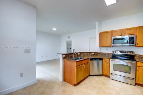 Townhouse in Doral, Florida 3 bedrooms, 190.54 sq.m. № 1928087 - photo 11