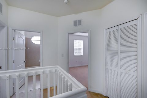 Townhouse in Doral, Florida 3 bedrooms, 190.54 sq.m. № 1928087 - photo 29