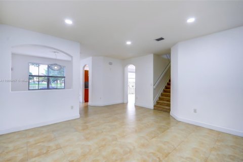 Townhouse in Doral, Florida 3 bedrooms, 190.54 sq.m. № 1928087 - photo 3