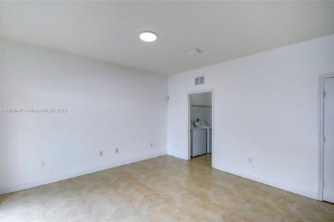 Townhouse in Doral, Florida 3 bedrooms, 190.54 sq.m. № 1928087 - photo 15