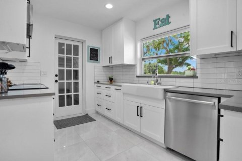 Casa en alquiler en Windermere, Florida, 3 dormitorios, 159.14 m2 № 2101436 - foto 11