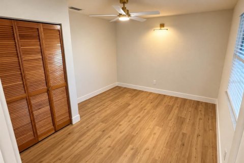 House in Maitland, Florida 4 bedrooms, 261.71 sq.m. № 2412691 - photo 24