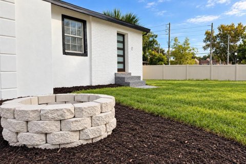 House in Maitland, Florida 4 bedrooms, 261.71 sq.m. № 2412691 - photo 29