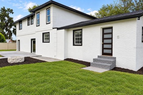 House in Maitland, Florida 4 bedrooms, 261.71 sq.m. № 2412691 - photo 30