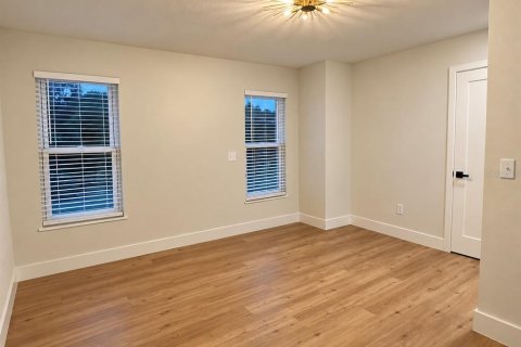 House in Maitland, Florida 4 bedrooms, 261.71 sq.m. № 2412691 - photo 19