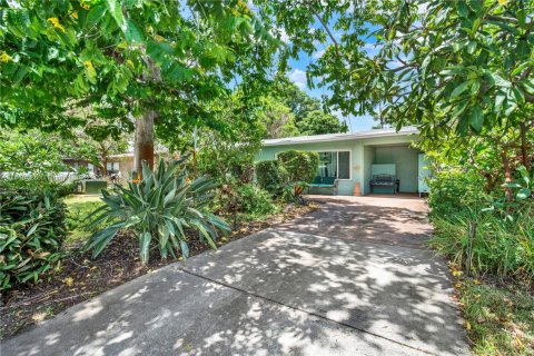 House in Pompano Beach, Florida 3 bedrooms, 88.16 sq.m. № 1857020 - photo 1
