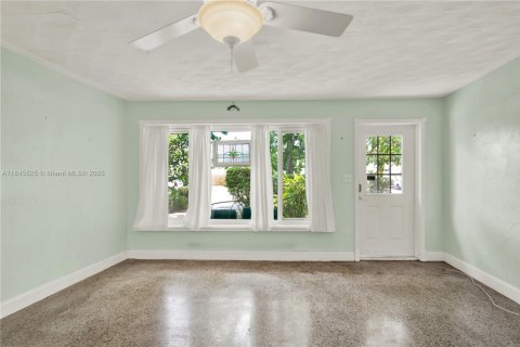 House in Pompano Beach, Florida 3 bedrooms, 88.16 sq.m. № 1857020 - photo 3