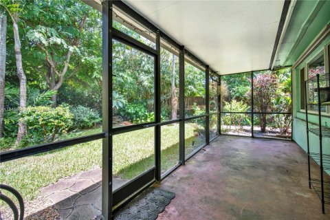 House in Pompano Beach, Florida 3 bedrooms, 88.16 sq.m. № 1857020 - photo 16