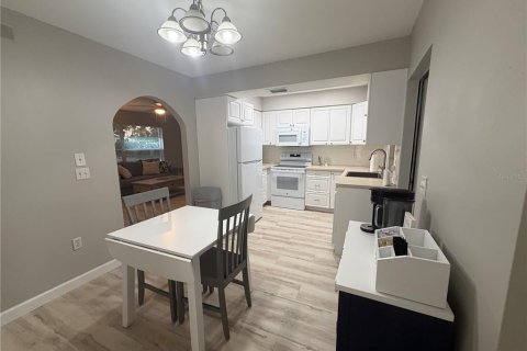 Villa ou maison à louer à Venice, Floride: 2 chambres, 99.78 m2 № 2424383 - photo 10