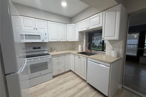 Villa ou maison à louer à Venice, Floride: 2 chambres, 99.78 m2 № 2424383 - photo 6