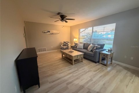 Villa ou maison à louer à Venice, Floride: 2 chambres, 99.78 m2 № 2424383 - photo 5