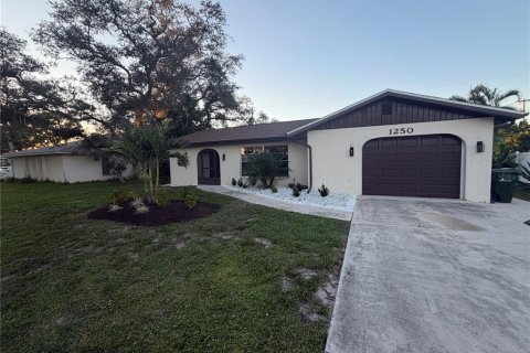 Villa ou maison à louer à Venice, Floride: 2 chambres, 99.78 m2 № 2424383 - photo 2