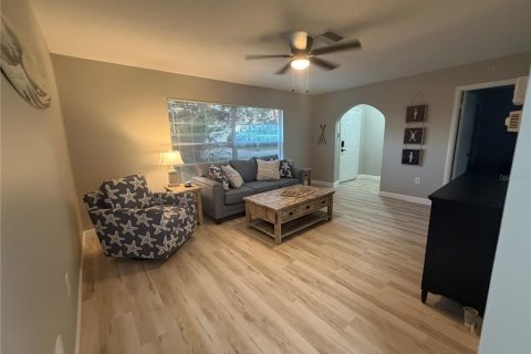 Villa ou maison à louer à Venice, Floride: 2 chambres, 99.78 m2 № 2424383 - photo 3