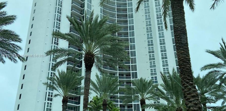 Condo à Sunny Isles Beach, Floride, 2 chambres № 1867791