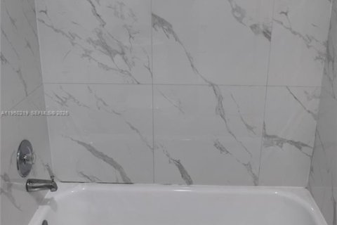 Appartement à louer à Cutler Bay, Floride: 1 chambre, 40372.35 m2 № 2006757 - photo 6