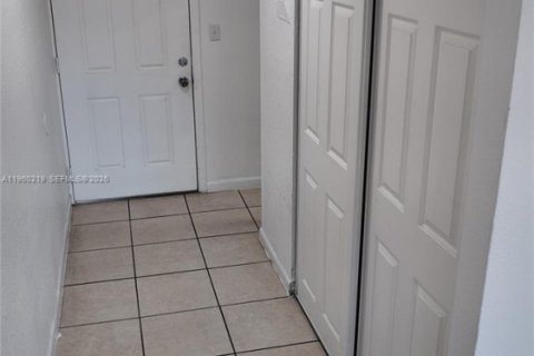 Appartement à louer à Cutler Bay, Floride: 1 chambre, 40372.35 m2 № 2006757 - photo 3