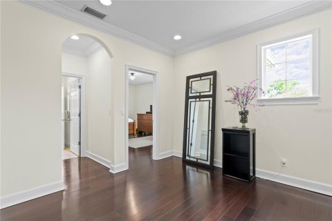 House in Tampa, Florida 4 bedrooms, 331.85 sq.m. № 1615859 - photo 25