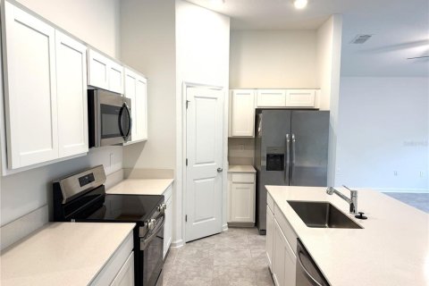 Villa ou maison à louer à Winter Haven, Floride: 3 chambres, 143.07 m2 № 2395945 - photo 4