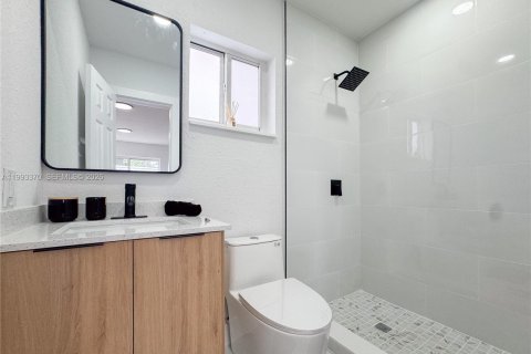 Villa ou maison à vendre à Miami, Floride: 3 chambres № 2055806 - photo 14