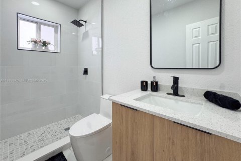 Villa ou maison à vendre à Miami, Floride: 3 chambres № 2055806 - photo 18