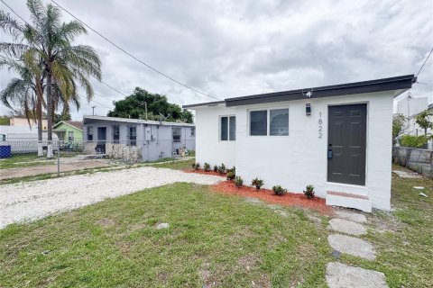 Villa ou maison à vendre à Miami, Floride: 3 chambres № 2055806 - photo 2