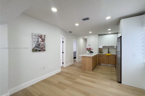 Villa ou maison à vendre à Miami, Floride: 3 chambres № 2055806 - photo 6