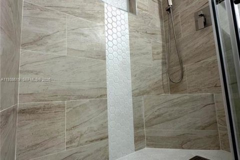 Купить кондоминиум в Форт Майерс, Флорида 1 спальня, № 2053695 - фото 11