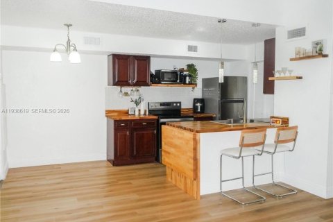 Купить кондоминиум в Форт Майерс, Флорида 1 спальня, № 2053695 - фото 14