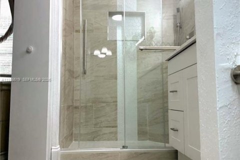 Купить кондоминиум в Форт Майерс, Флорида 1 спальня, № 2053695 - фото 10