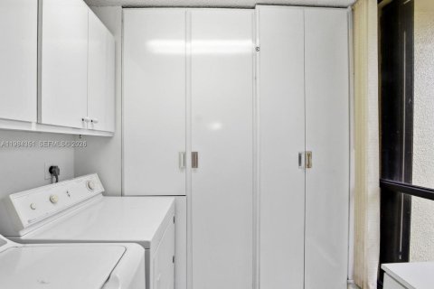 Condo in Palm Beach Gardens, Florida, 2 bedrooms  № 2045660 - photo 20