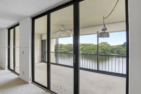 Condo in Palm Beach Gardens, Florida, 2 bedrooms  № 2045660 - photo 3