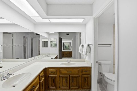 Condo in Palm Beach Gardens, Florida, 2 bedrooms  № 2045660 - photo 14