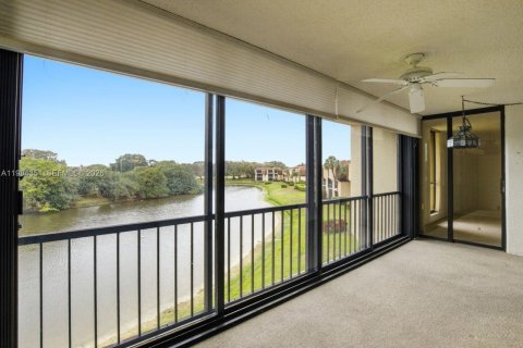 Condo in Palm Beach Gardens, Florida, 2 bedrooms  № 2045660 - photo 4