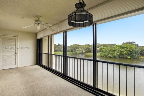 Condo in Palm Beach Gardens, Florida, 2 bedrooms  № 2045660 - photo 5