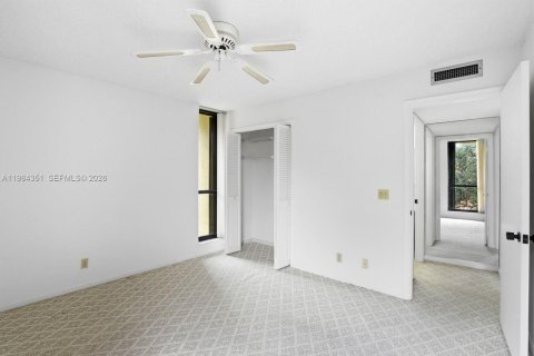 Condo in Palm Beach Gardens, Florida, 2 bedrooms  № 2045660 - photo 16