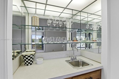 Condo in Palm Beach Gardens, Florida, 2 bedrooms  № 2045660 - photo 6