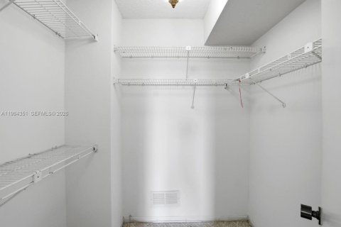 Condo in Palm Beach Gardens, Florida, 2 bedrooms  № 2045660 - photo 13