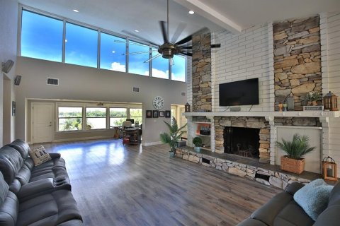 Casa en venta en Ocklawaha, Florida, 4 dormitorios, 381.74 m2 № 1794992 - foto 3