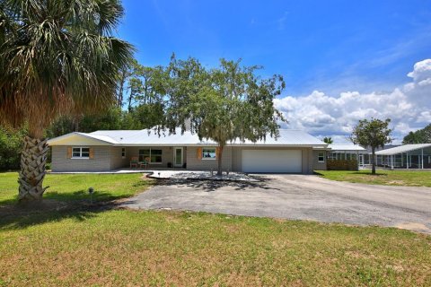 Casa en venta en Ocklawaha, Florida, 4 dormitorios, 381.74 m2 № 1794992 - foto 2