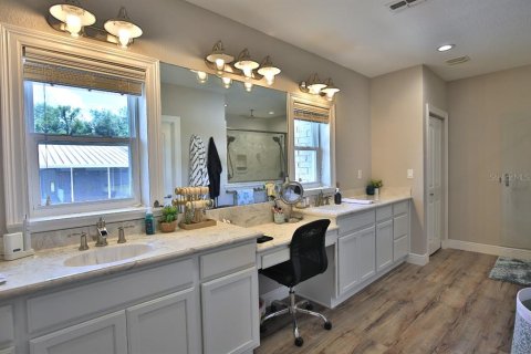 Casa en venta en Ocklawaha, Florida, 4 dormitorios, 381.74 m2 № 1794992 - foto 8