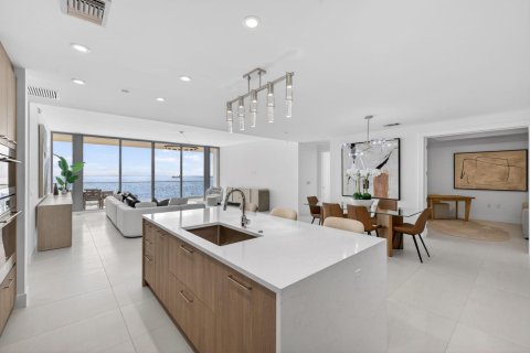 Condo in Fort Lauderdale, Florida, 2 bedrooms  № 2253716 - photo 14